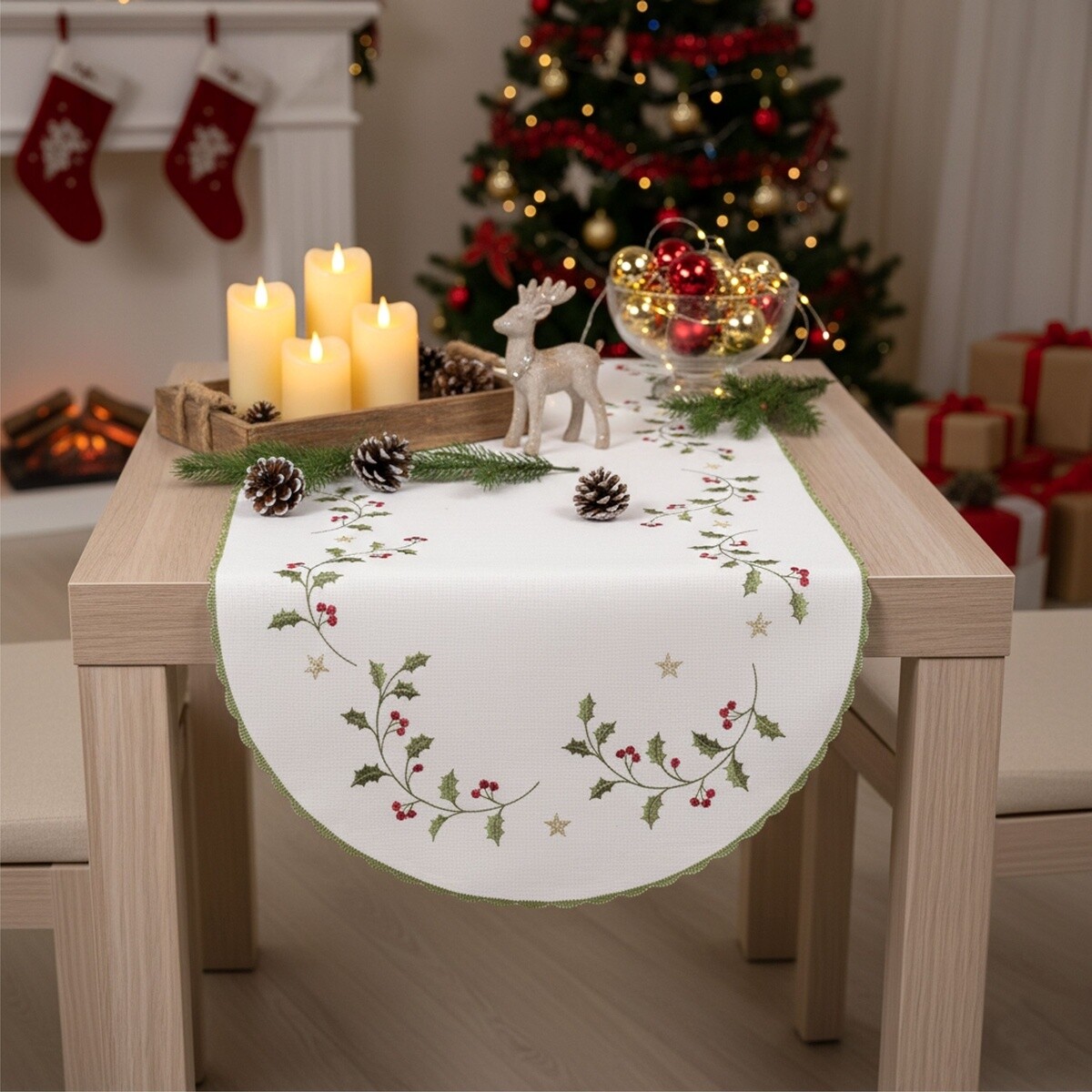 Vianočná obrusovina, Kráľovská cezmína, biely