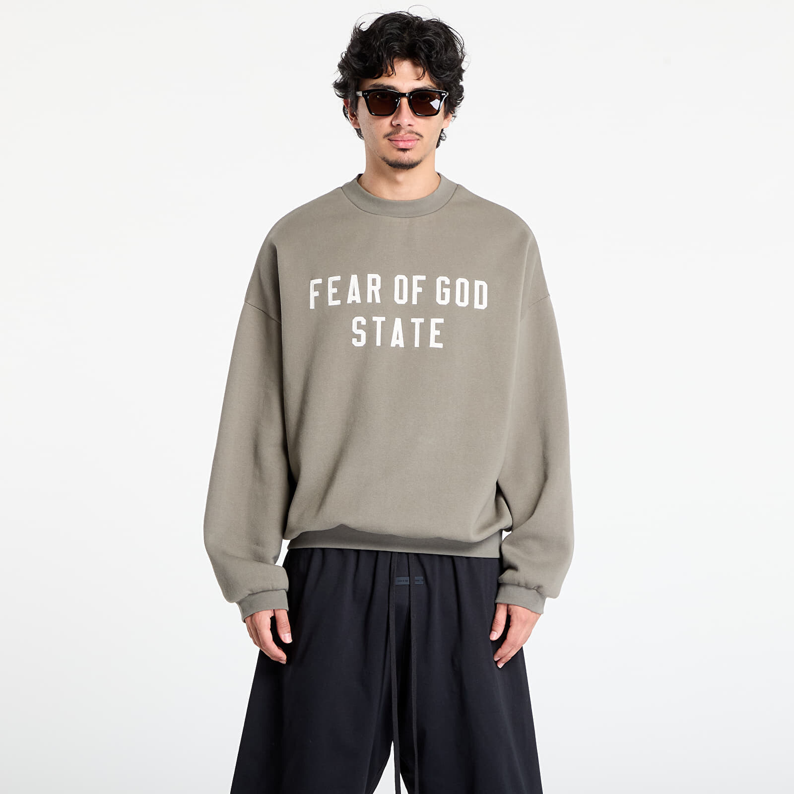 Mikina Fear of God Essentials 90's Crewneck Moss XL