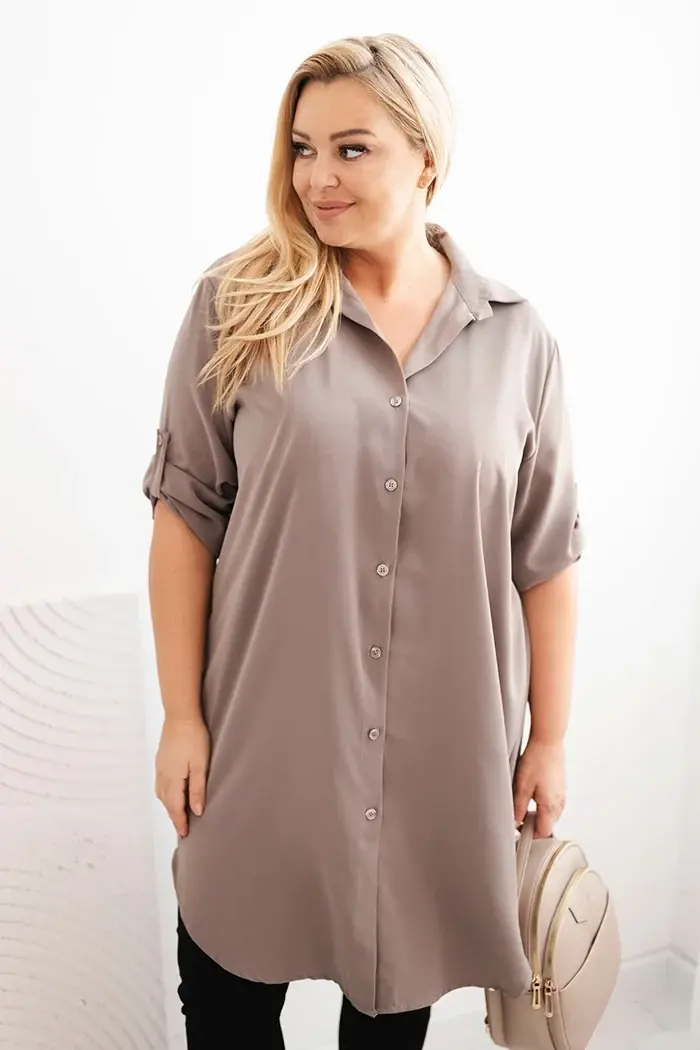 Kesi Włoski Dámska košelová sukňa Plus Size s dlhším zadným dielom a zrolovaným rukávom fango