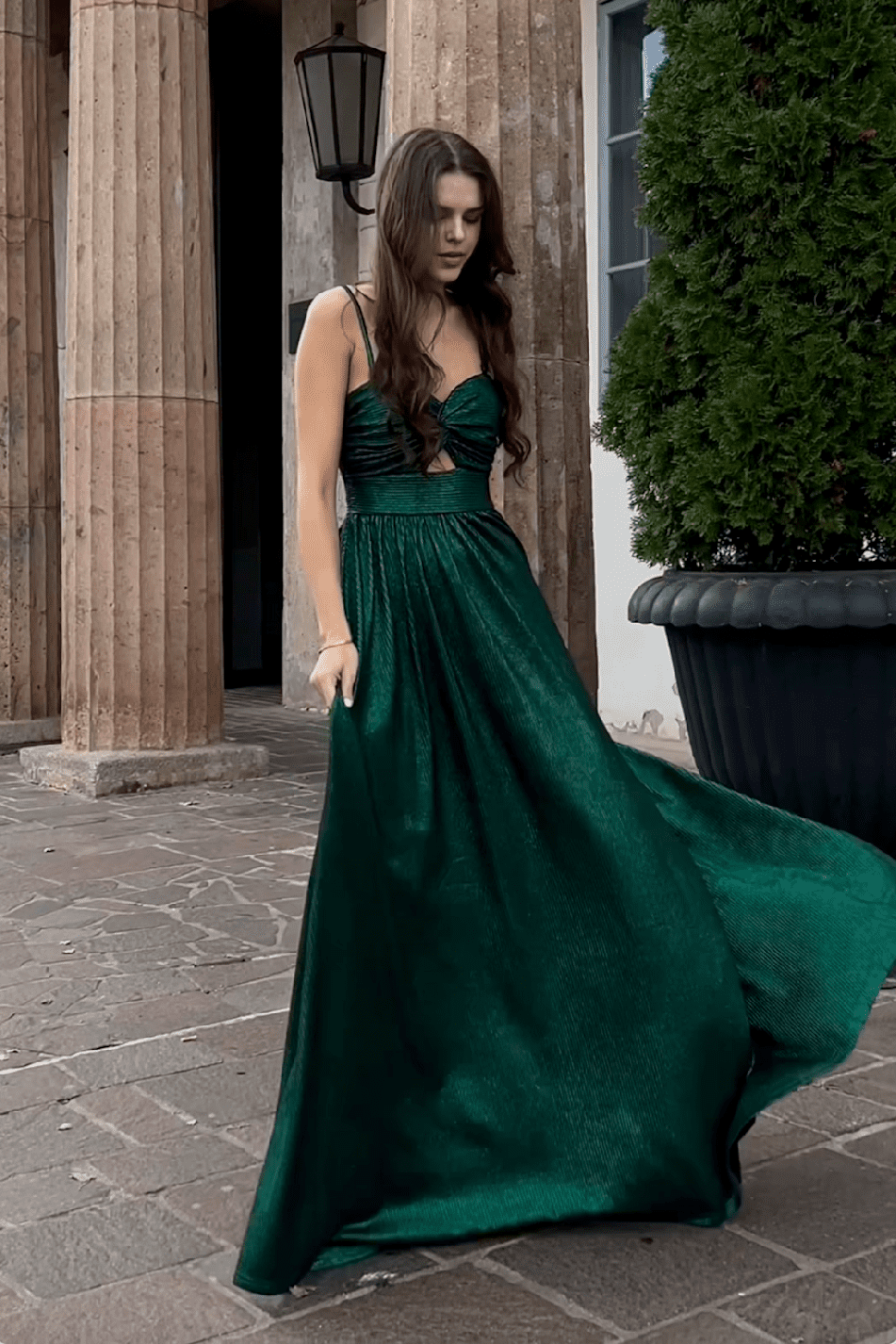 Eva & Lola Zelené lesklé spoločenské šaty Veľkosť: M