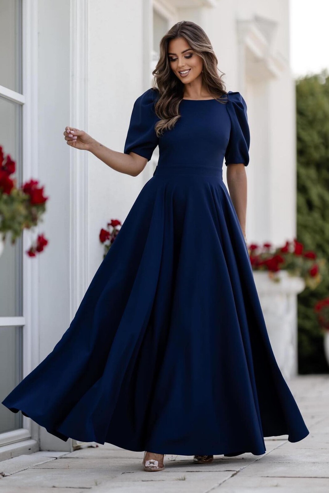 Lacoria Tmavomodré spoločenské šaty s balónovými rukávmi Veľkosť: L