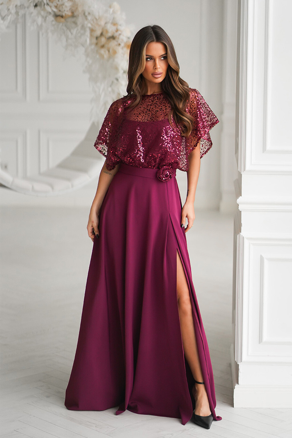 Bicotone Bordové spoločenské šaty s flitrami Veľkosť: M