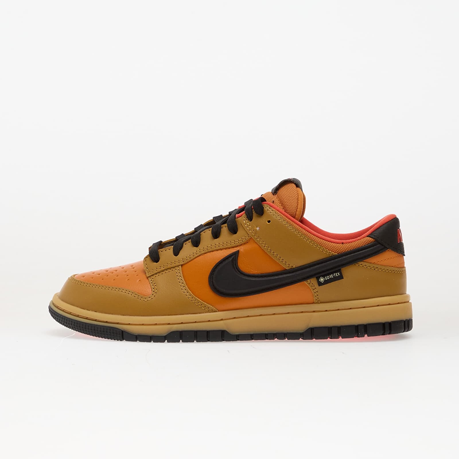 Tenisky Nike Dunk Low Gtx Wheat/ Black-Ceramic-Picante Red EUR 38.5