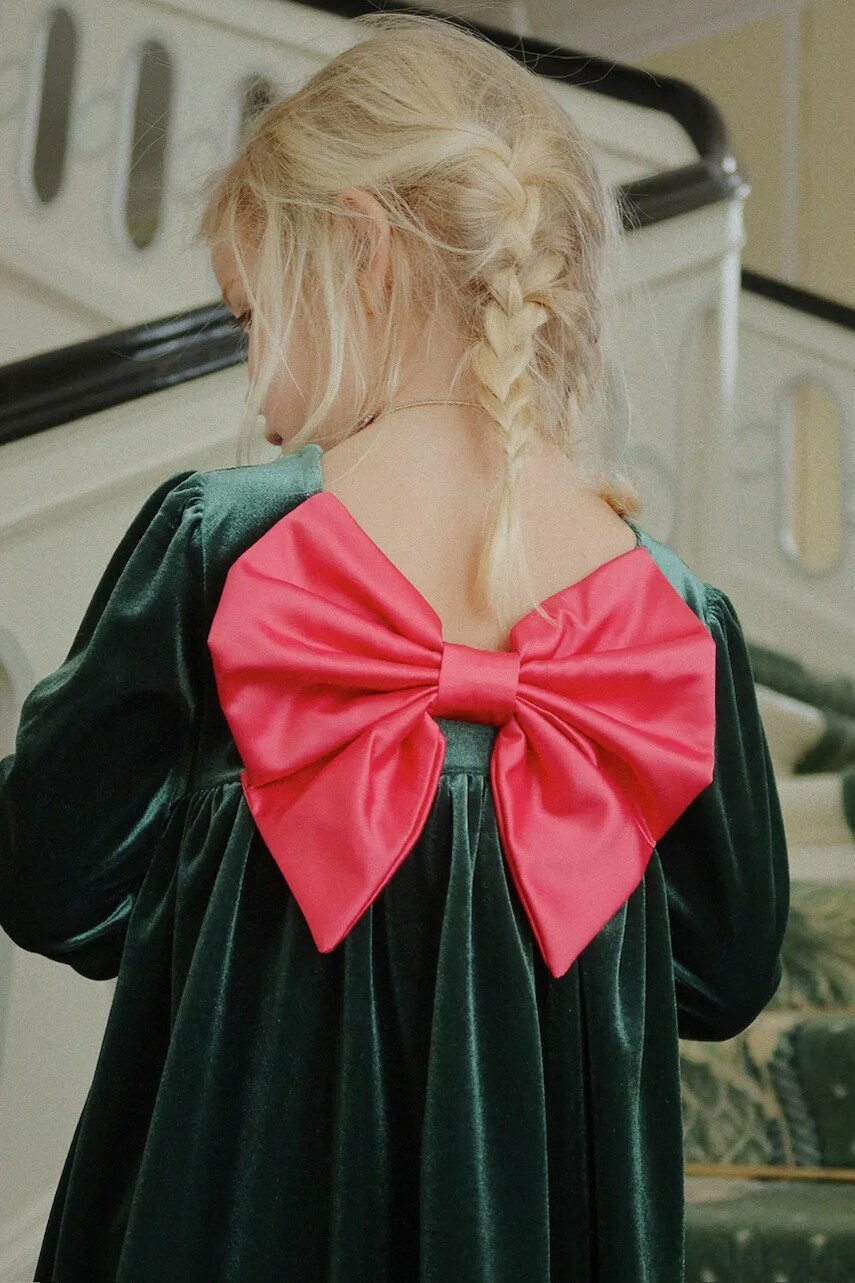 Detské zamatové šaty Konges Sløjd GIA BOW DRESS GRS zelená farba, mini, áčkový strih, KS104303
