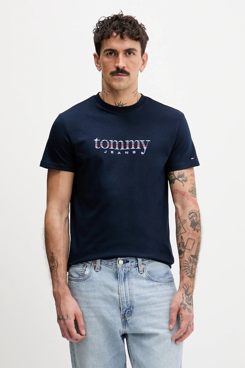 Bavlnené tričko Tommy Jeans pánske, tmavomodrá farba, s potlačou, DM0DM22333