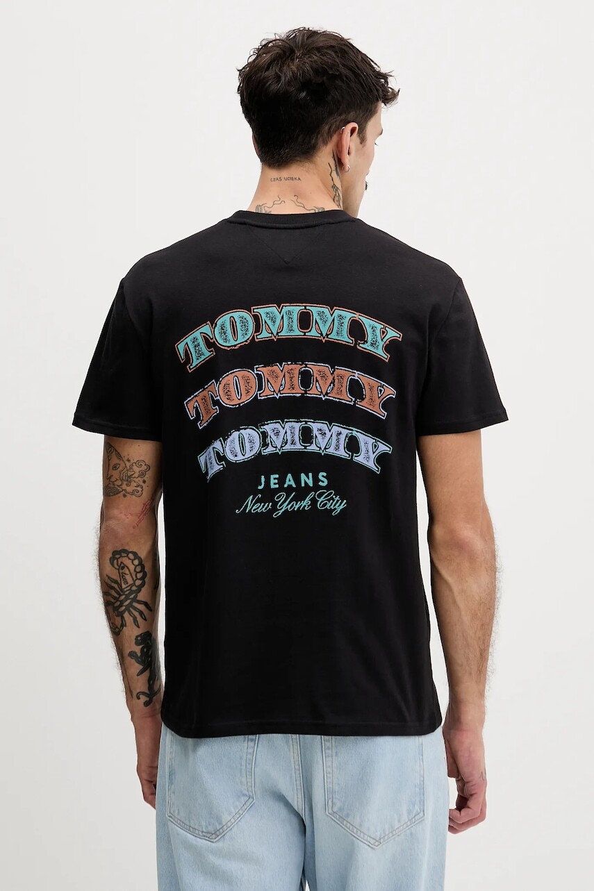Bavlnené tričko Tommy Jeans pánske, čierna farba, s potlačou, DM0DM22318