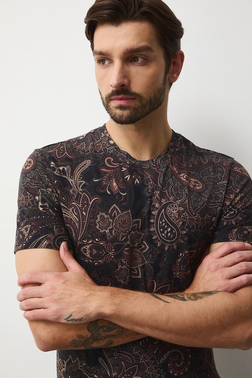 Bavlnené tričko Medicine pánske, hnedá farba, vzorovaná