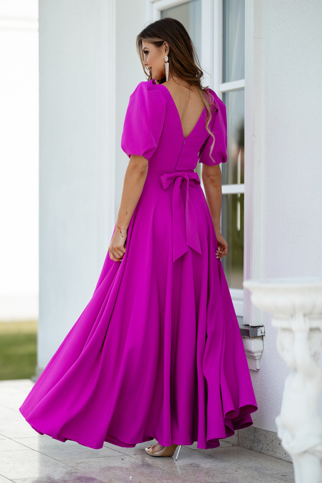 Lacoria Purpurové spoločenské šaty s balónovými rukávmi Veľkosť: S