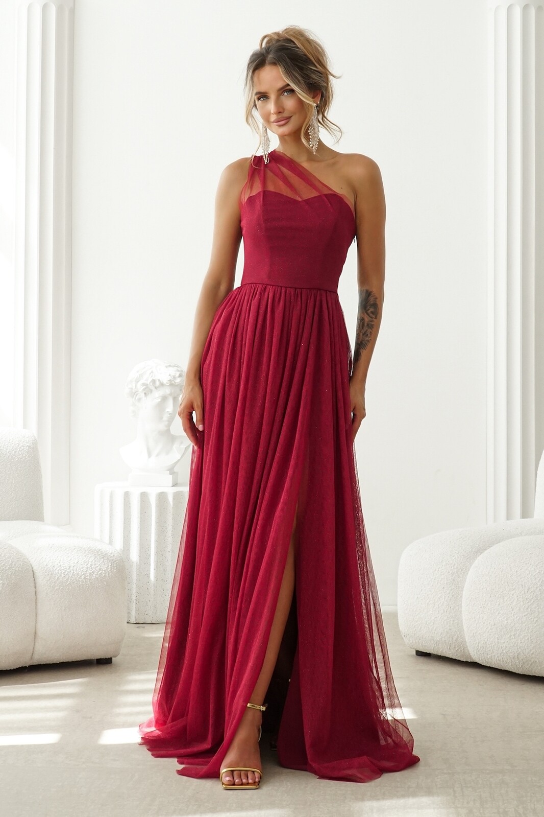 Warsaw Dress Bordové tylové trblietavé šaty Veľkosť: XS