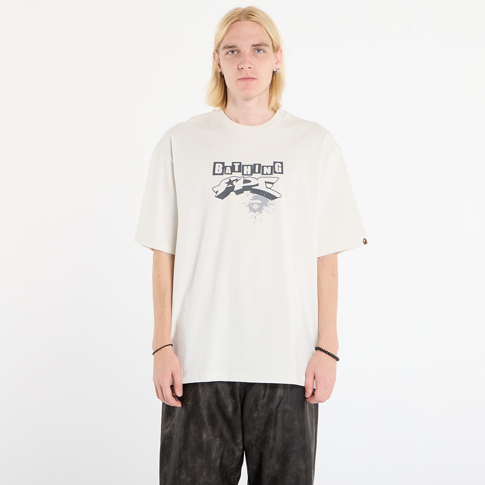 Tričko A BATHING APE Graffiti Bape Logo Relaxed Fit Tee 1 Ivory M