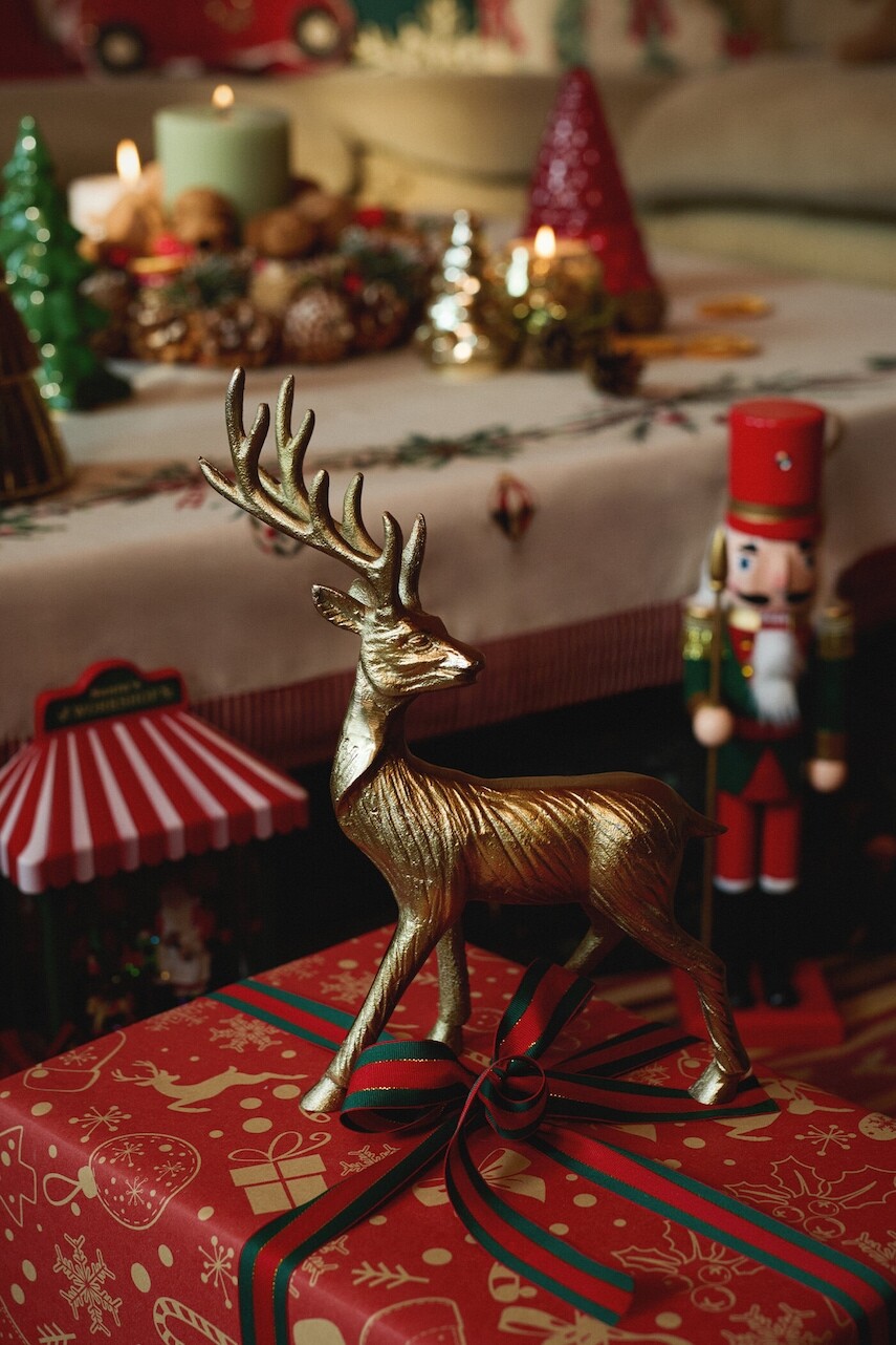 Dekoračná figúrka Medicine zlatá farba