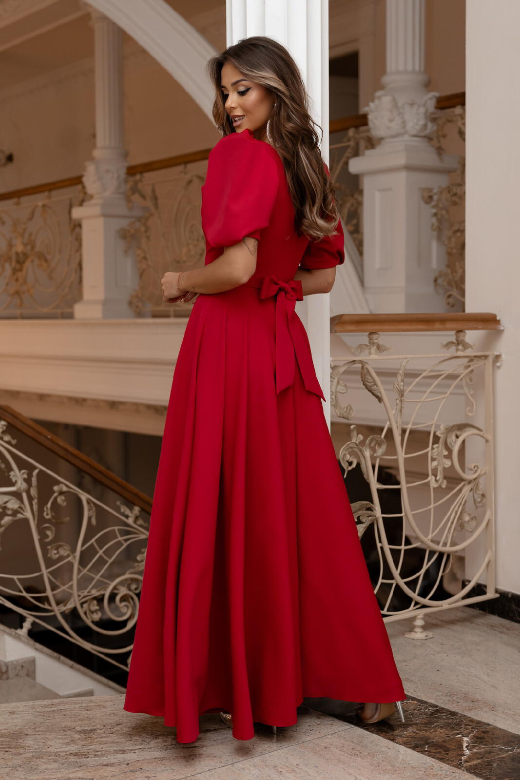 Lacoria Červené spoločenské šaty s balónovými rukávmi Veľkosť: S