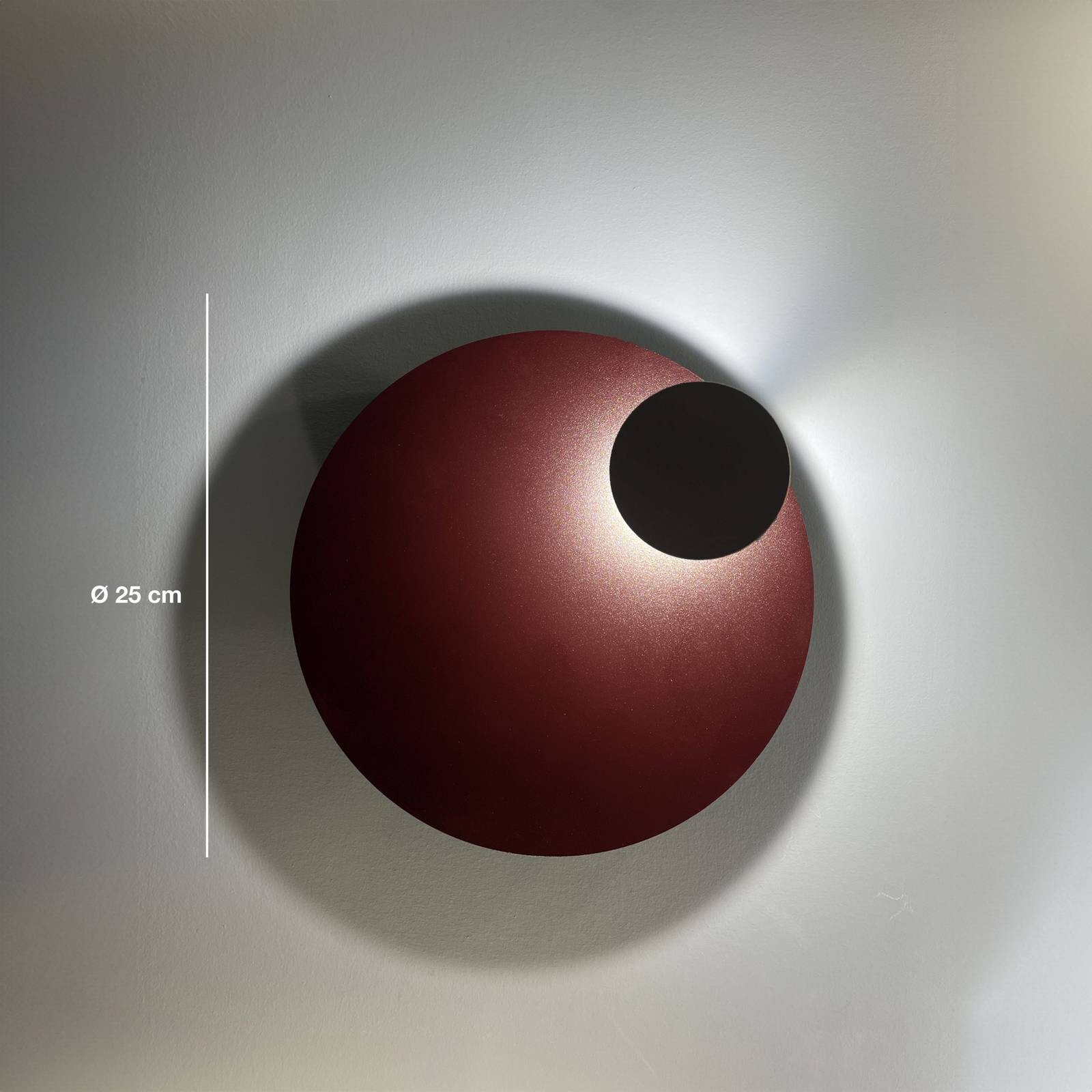 Knikerboker LED nástenné svetlo Pois, tmavočervená, Ø 25 cm, stmievateľné