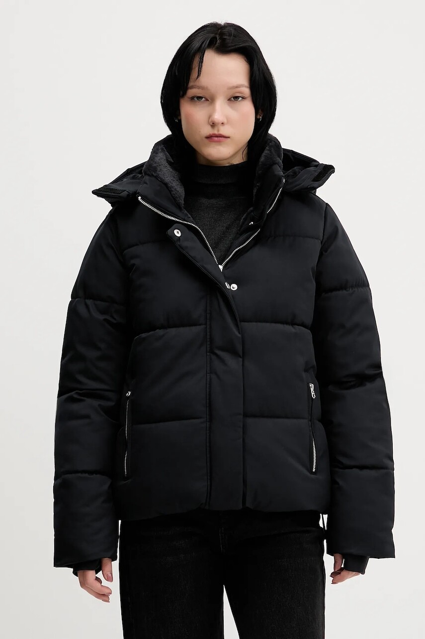 Bunda Hollister Co. čierna farba, zimná, KI344-5076-901