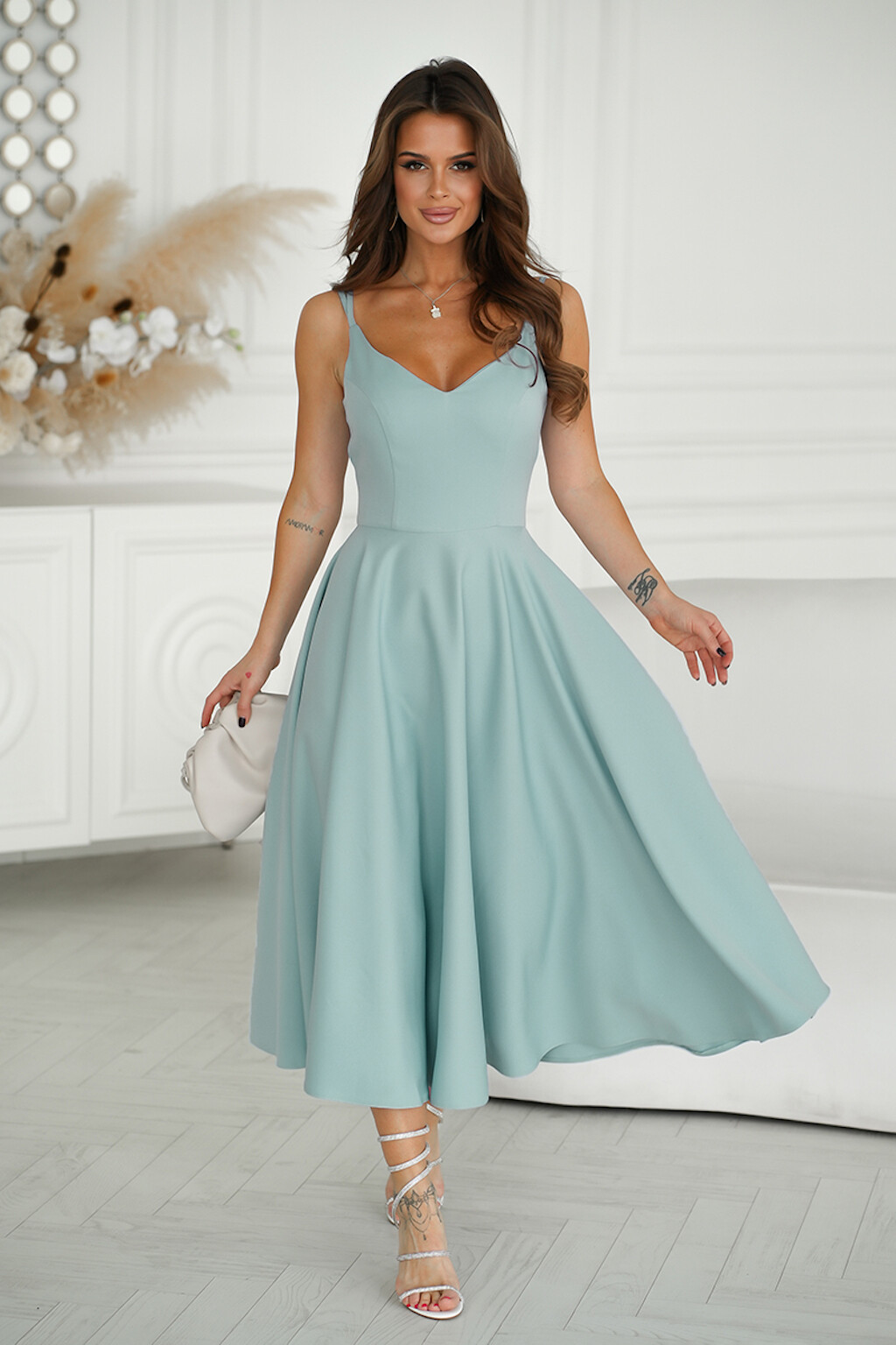 Bicotone Zelené midi šaty na ramienka Veľkosť: XS