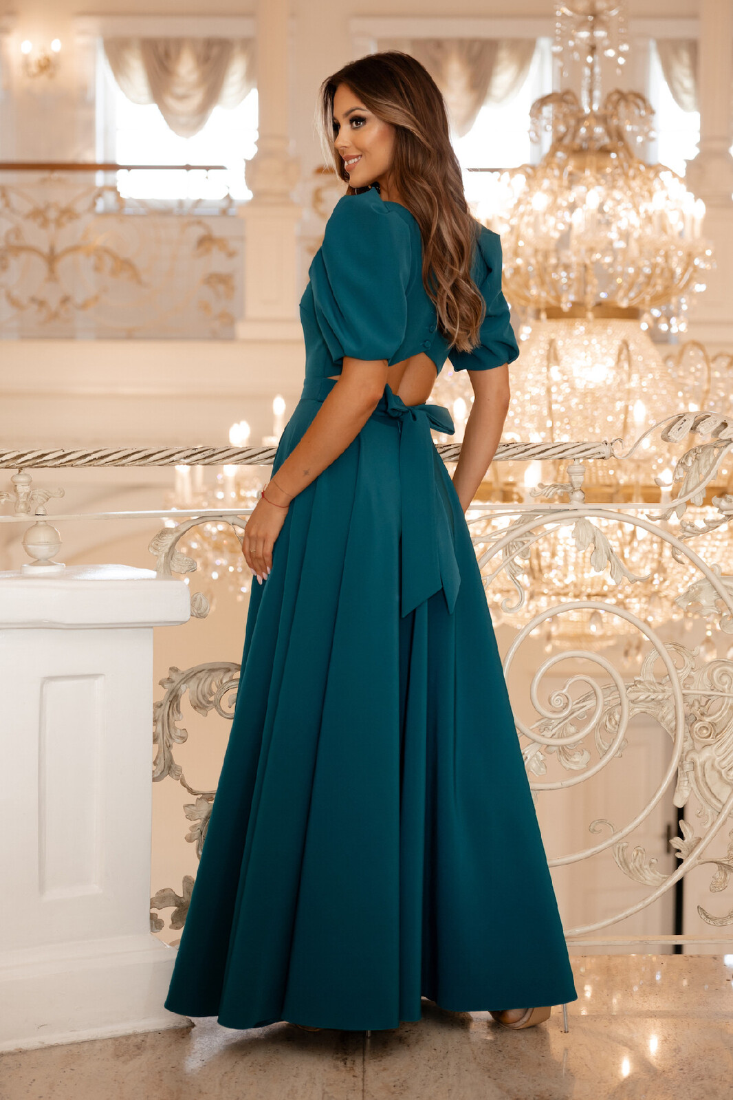 Lacoria Smaragdové spoločenské šaty s odhaleným chrbtom Veľkosť: XS