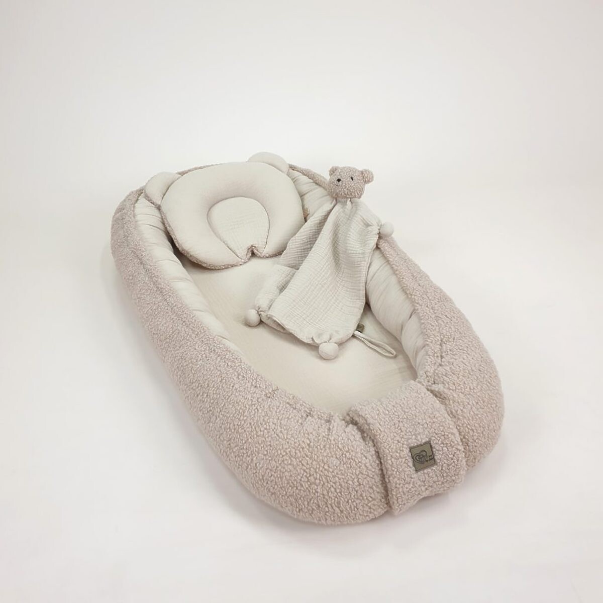 Detské hniezdočko Teddy z mušelínu a baránka - béžové