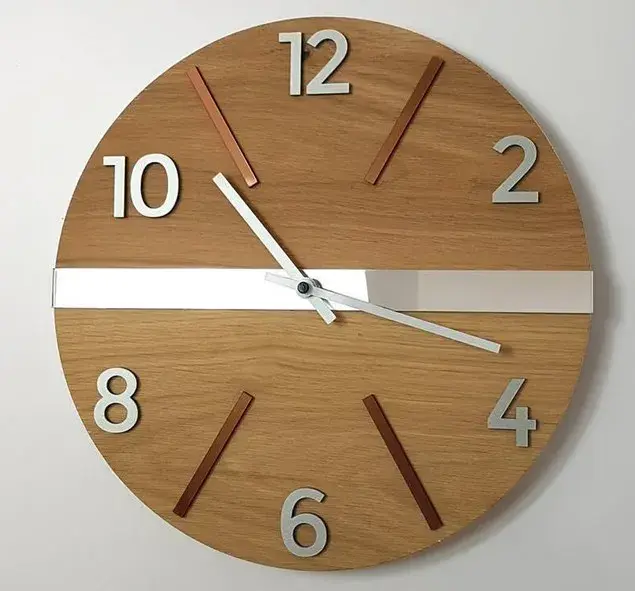 Dřevěné nástěnné hodiny Aksel 33 cm dub přírodní/měděné/stříbrné