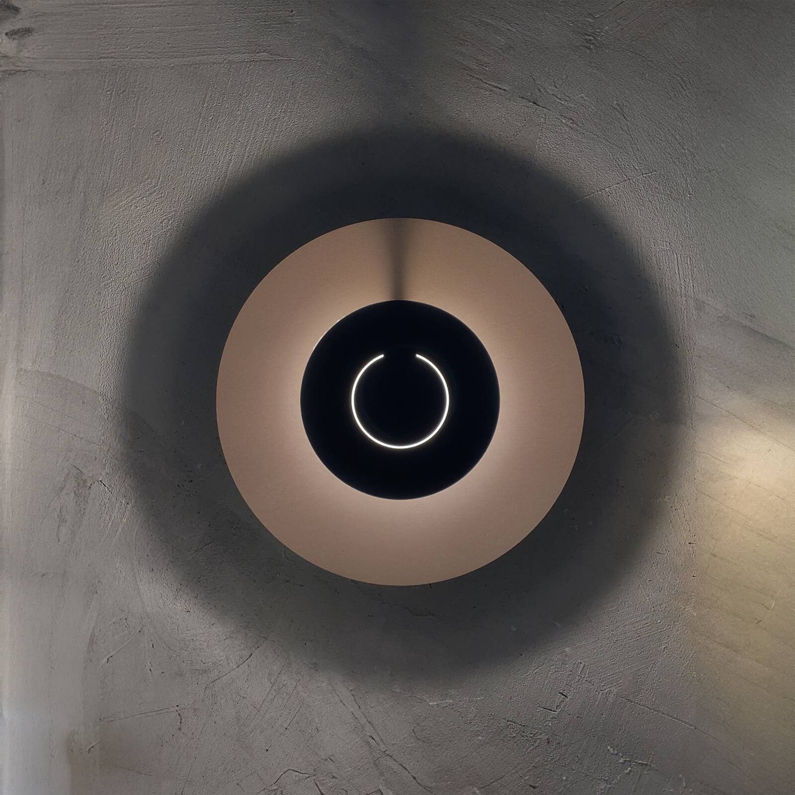 Knikerboker LED nástenné svetlo DoppioZero, ružová/sivá, Ø 30 cm