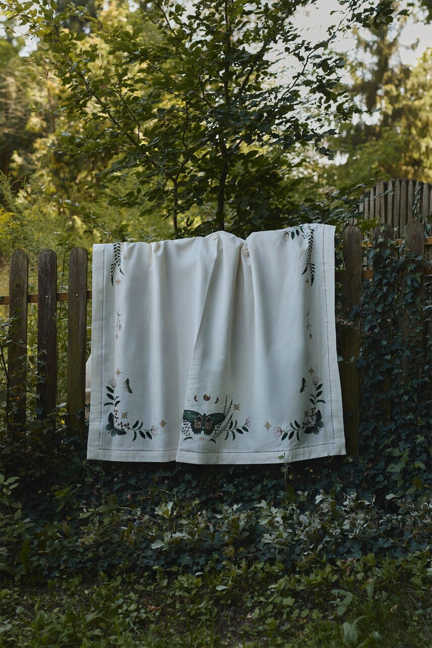 Bavlnený obrus Medicine béžová farba