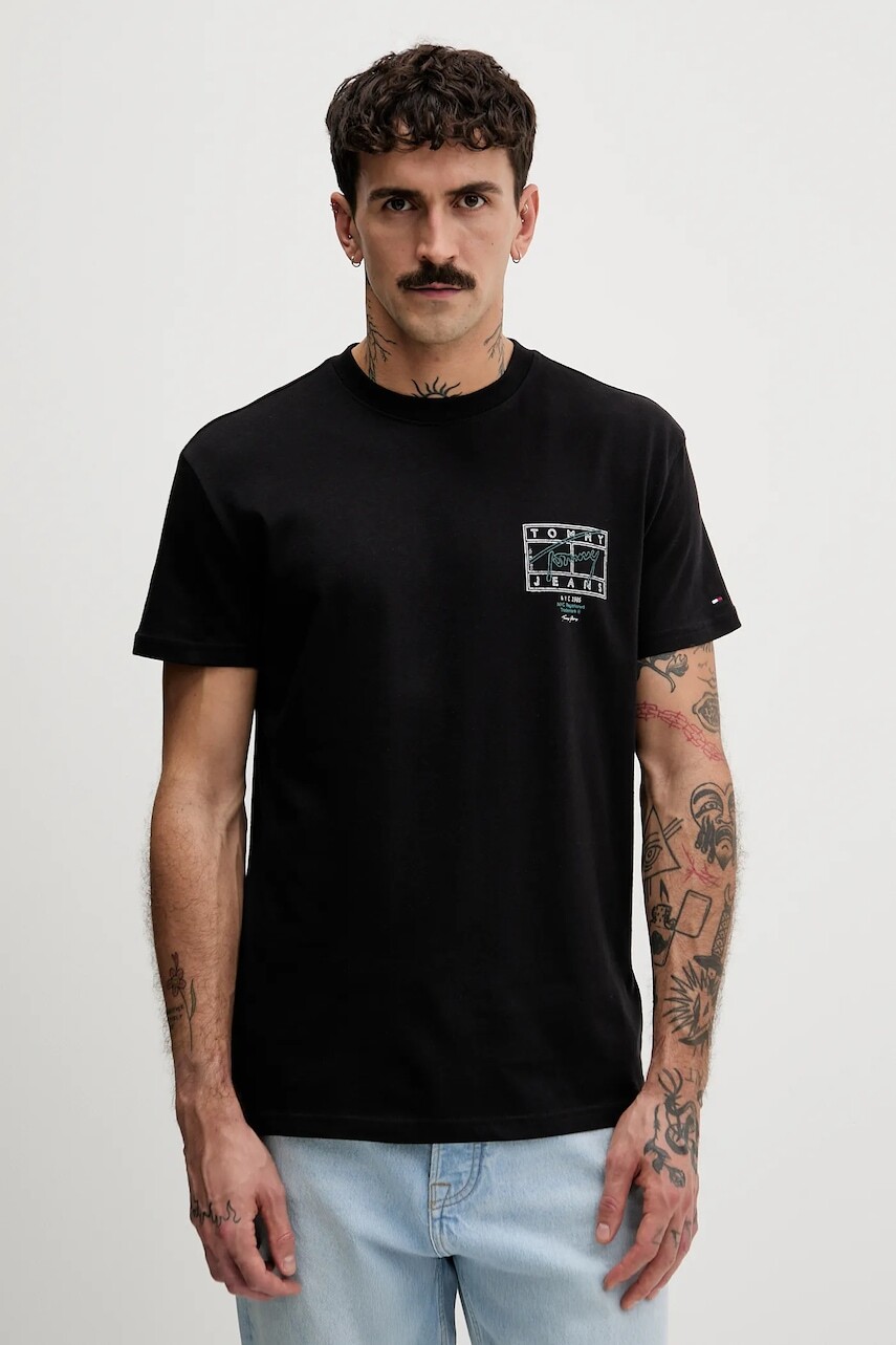 Bavlnené tričko Tommy Jeans pánske, čierna farba, s potlačou, DM0DM22319