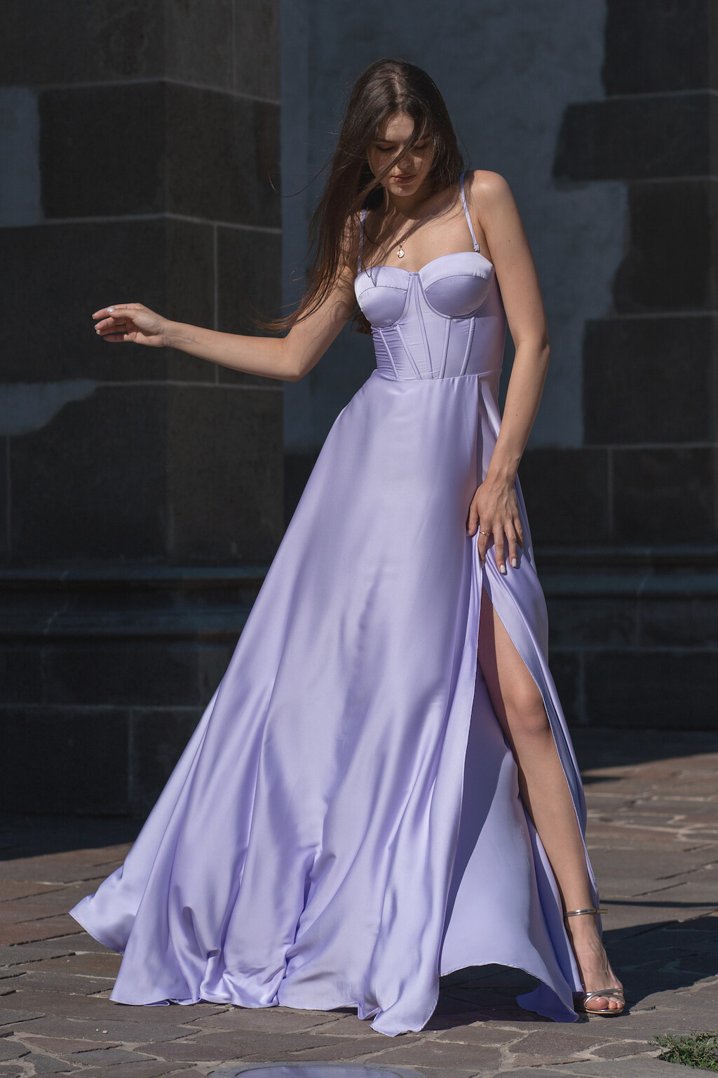 Eva & Lola Fialové spoločenské šaty s korzetom Veľkosť: S