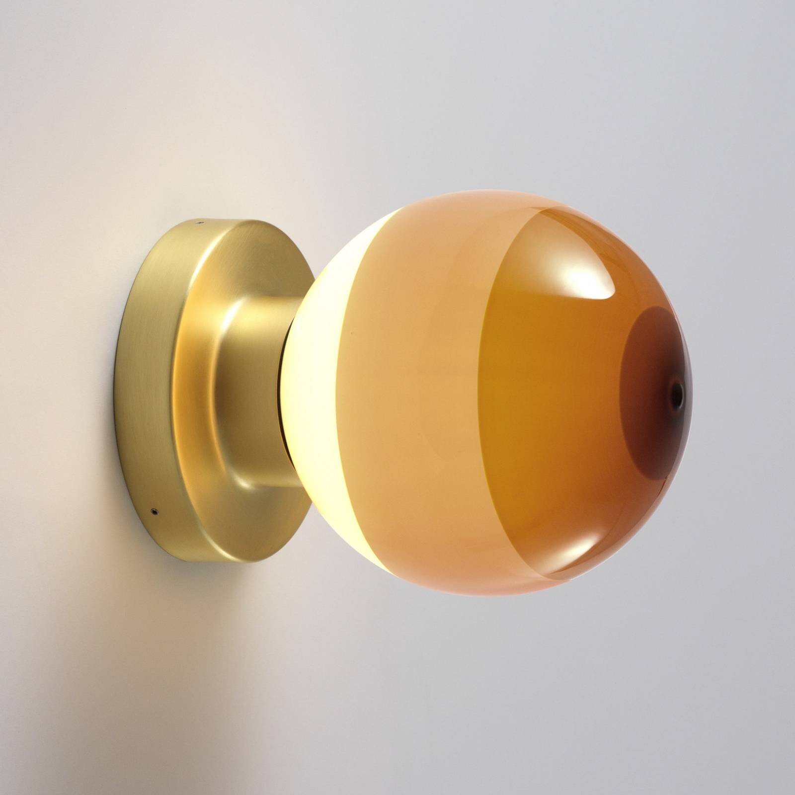 MARSET LED nástenné svetlo Dipping Light A2, krémová/mosadz