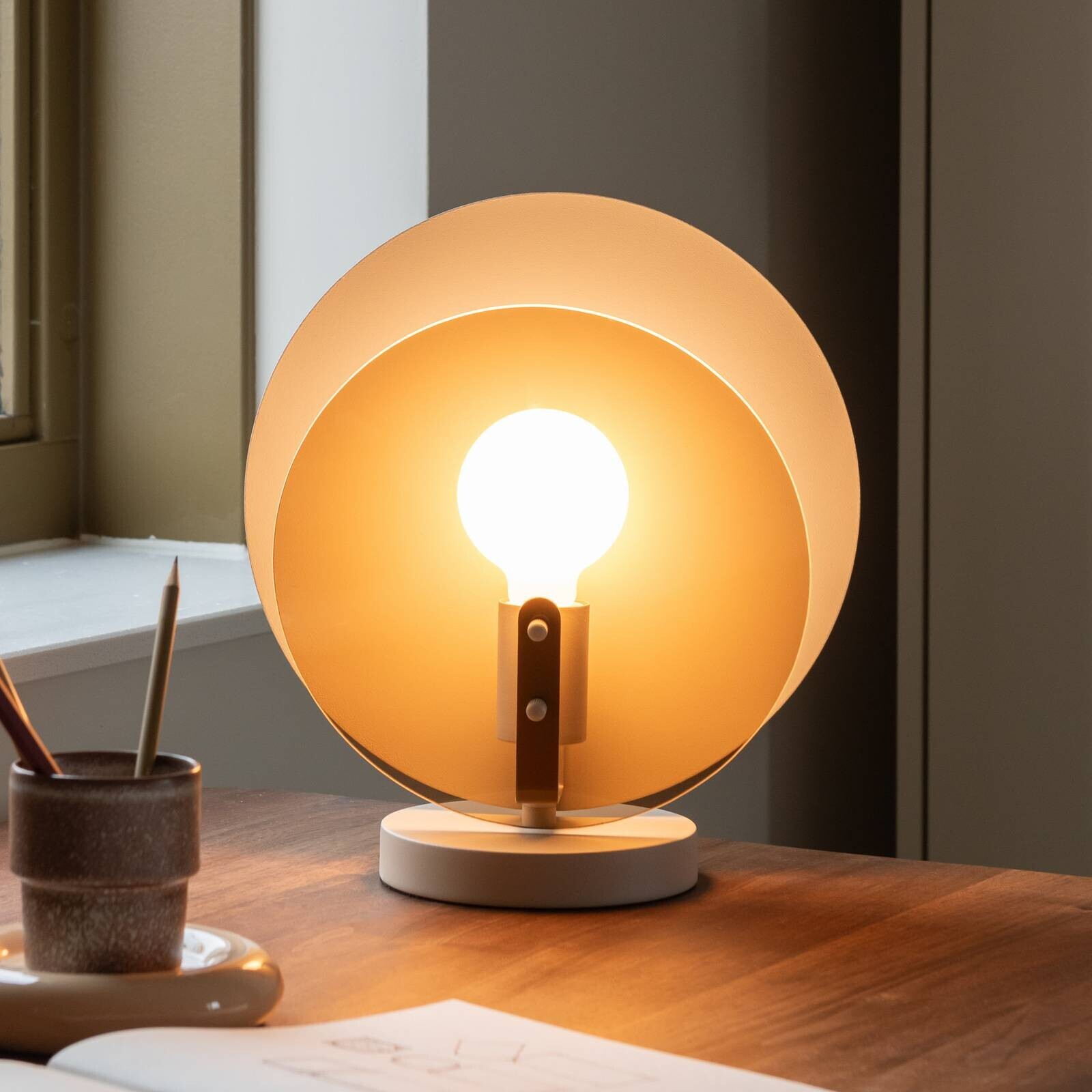 It's about RoMi Stolová lampa Toledo, jantárová, výška 33 cm