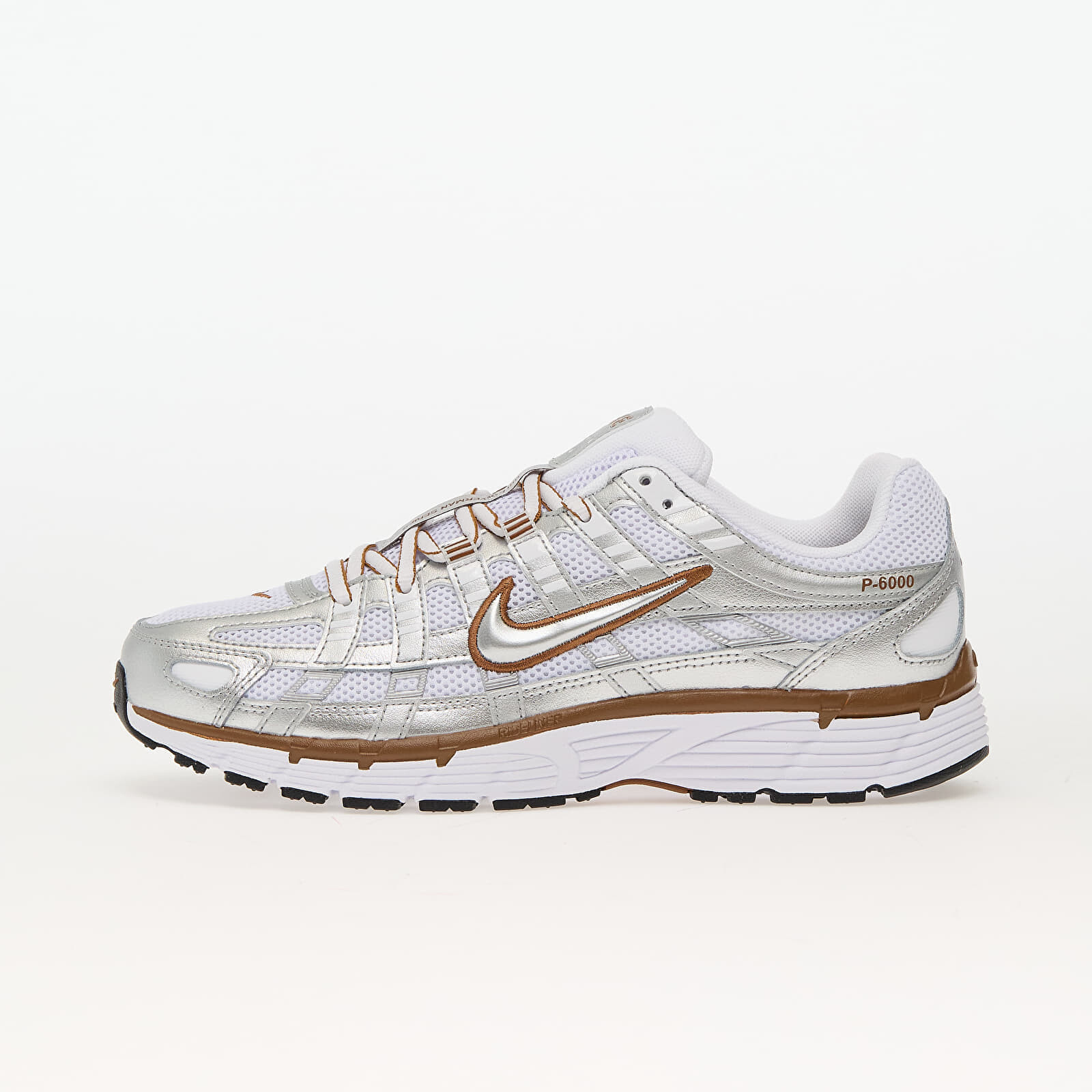 Tenisky Nike W P-6000 White/ Mtlc Silver-Lt British Tan-Sail EUR 36