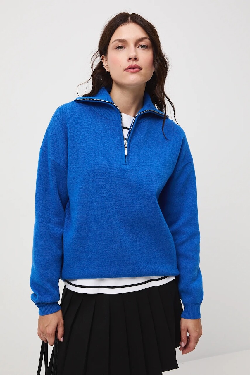 Sveter Medicine modrá farba, s polorolákom