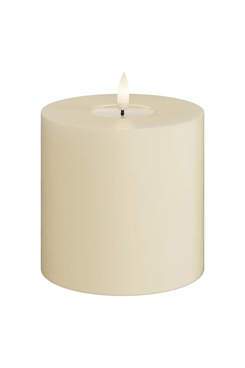 Led sviečka Deluxe Homeart Cream Bloklys 10 x 10 cm béžová farba