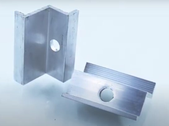 Solar AL PV-03 Bočná svorka ALU Veľkosť: 30mm strieborná