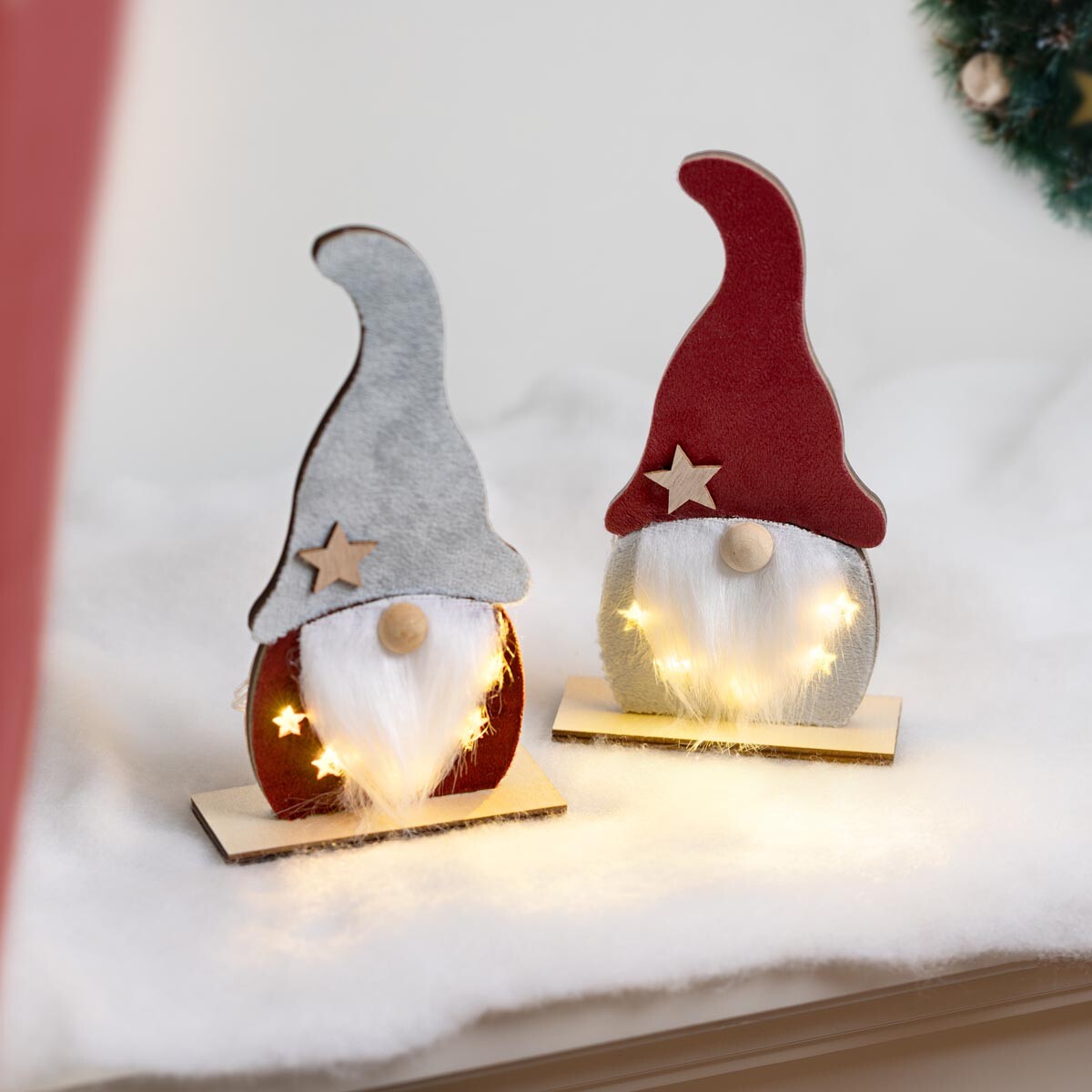 Drevený škriatok s LED diódou - 2 kusy