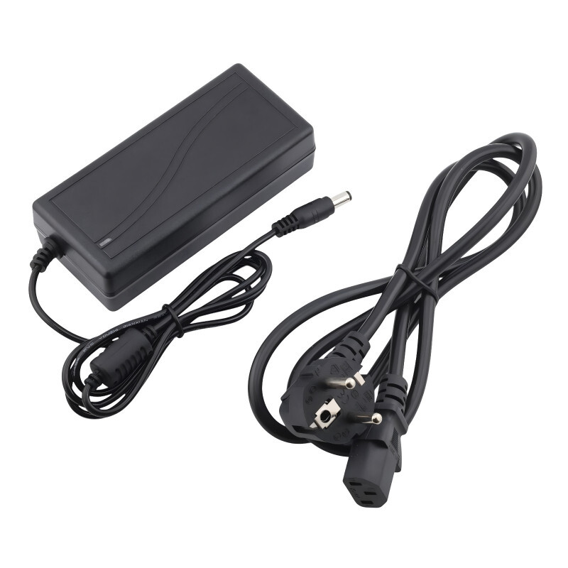 Napájací zdroj zásuvkový 30V, 2A, 5.5x2.5mm