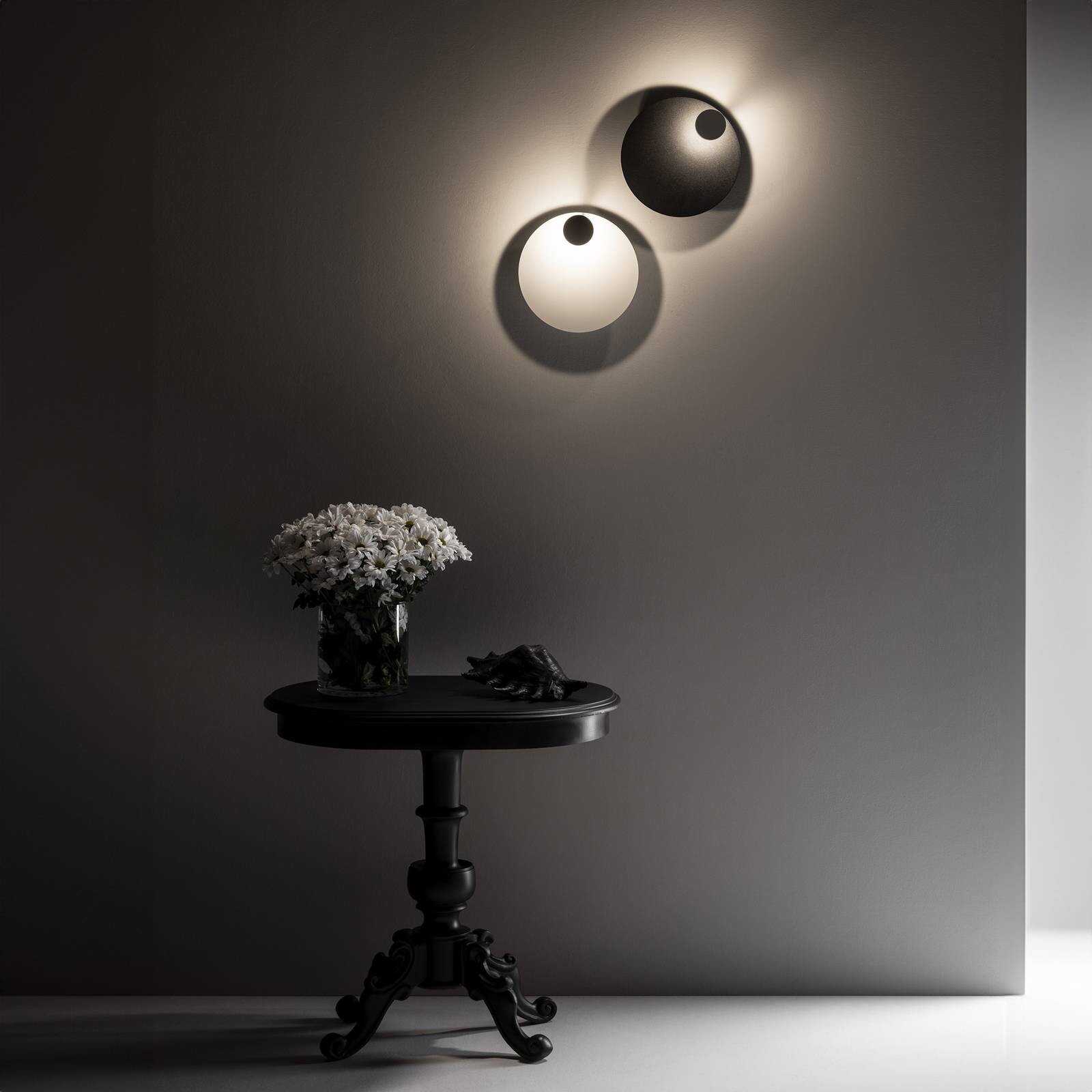 Knikerboker LED nástenné svetlo Pois, čierna, Ø 25 cm, stmievateľné