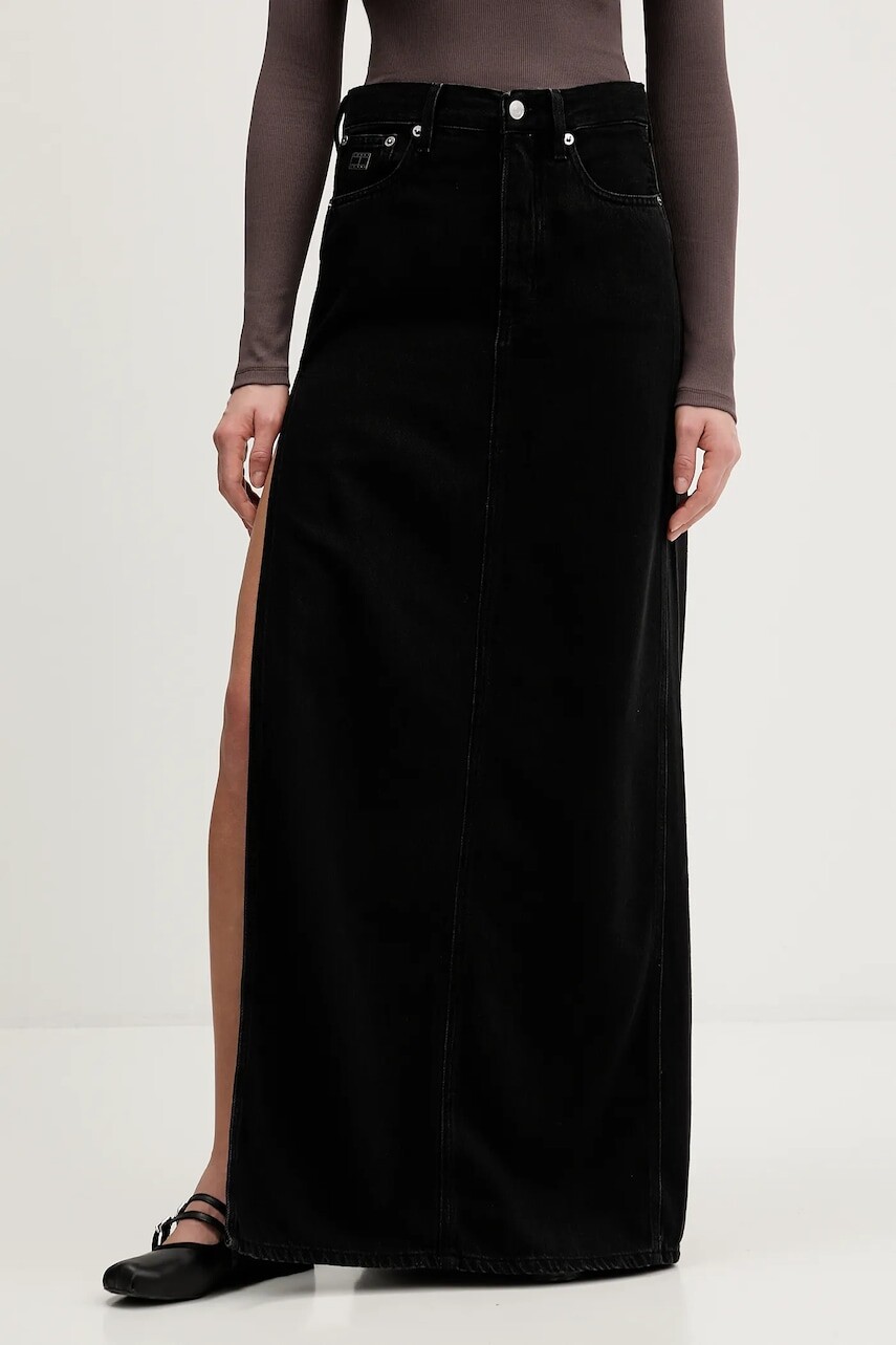 Rifľová sukňa Tommy Jeans čierna farba, maxi, rovný strih, DW0DW22119