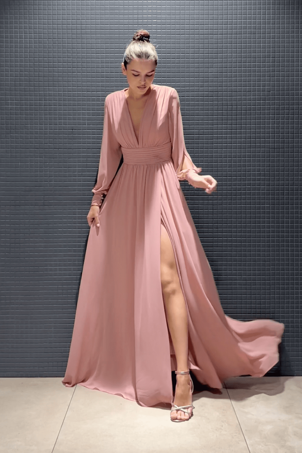 Eva & Lola Staroružové šifónové šaty s odhaleným chrbtom Veľkosť: L