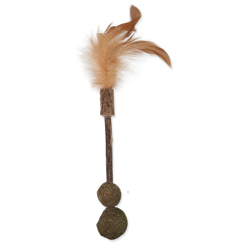 Hračka MAGIC CAT Natural Fun dřívko s přírodními pírky a zelenými koulemi 18 cm