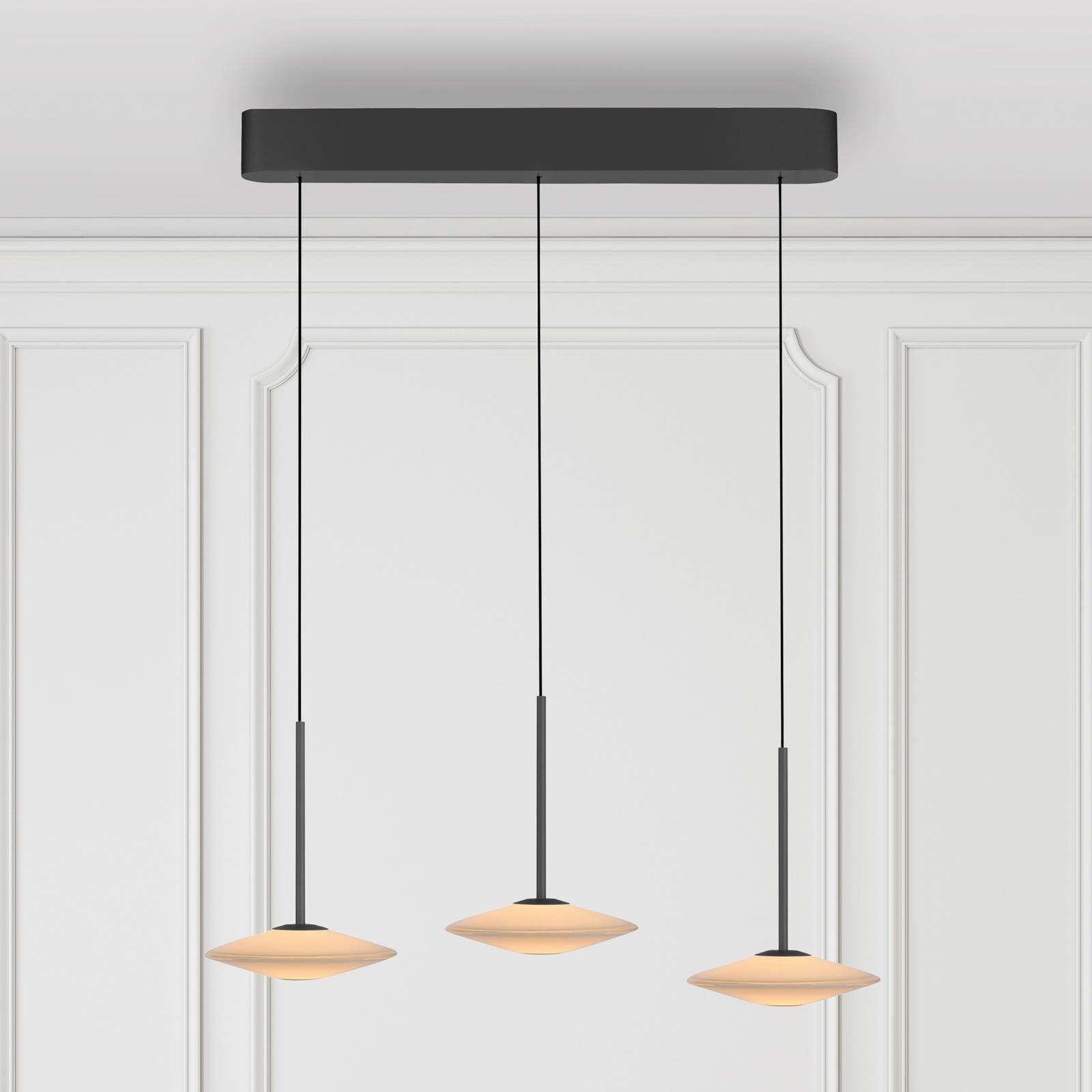 Paul Neuhaus LED závesné svietidlo Elipsa, 3-pl., biele/čierne