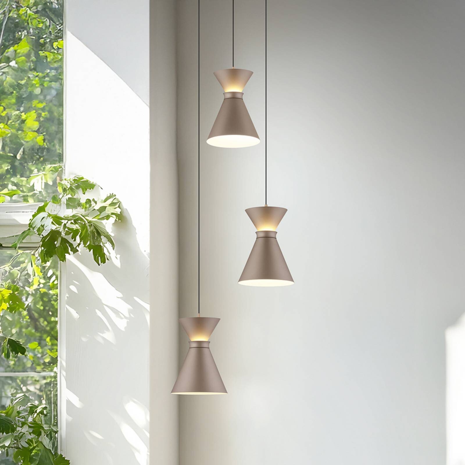 Helestra LED závesné svietidlo LUK, 3-pl., hnedá, stmievateľné