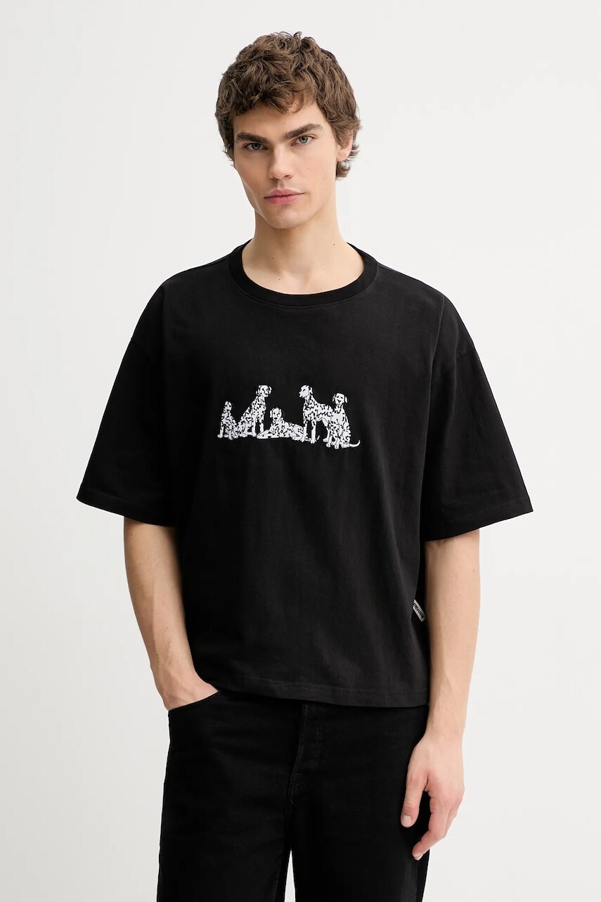 Bavlnené tričko Kaotiko čierna farba, s nášivkou, AR015-01-M002