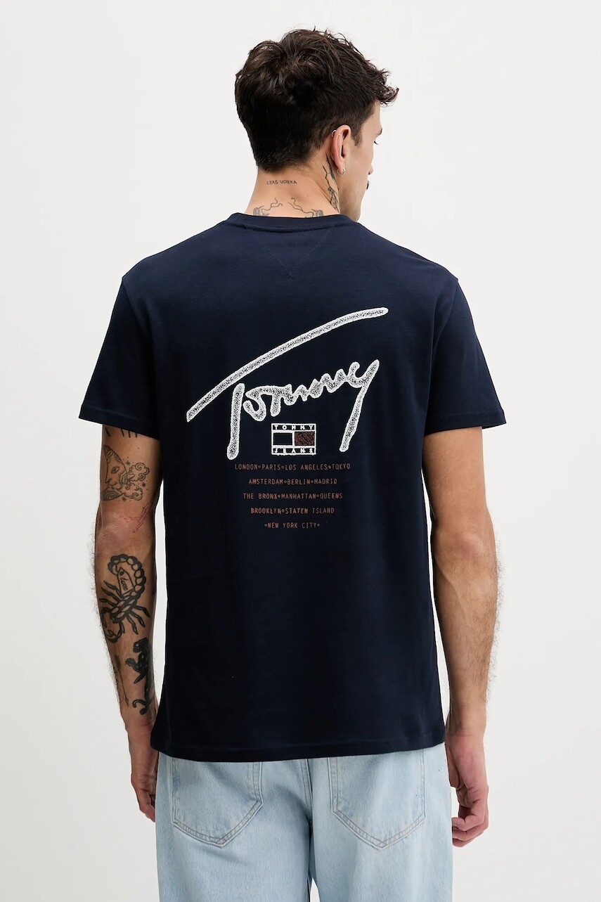 Bavlnené tričko Tommy Jeans pánske, tmavomodrá farba, s potlačou, DM0DM22320