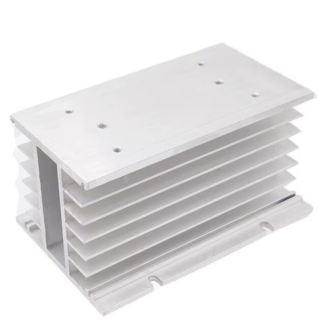 Hliníkový chladič pre trojfázové SSR relé, prevedenie H 150x100x80mm - Strieborný