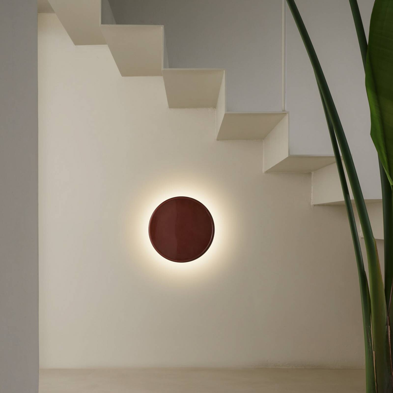 MARSET LED nástenné svetlo Caramel, hnedá, Ø 38 cm, TRIAC, sklo