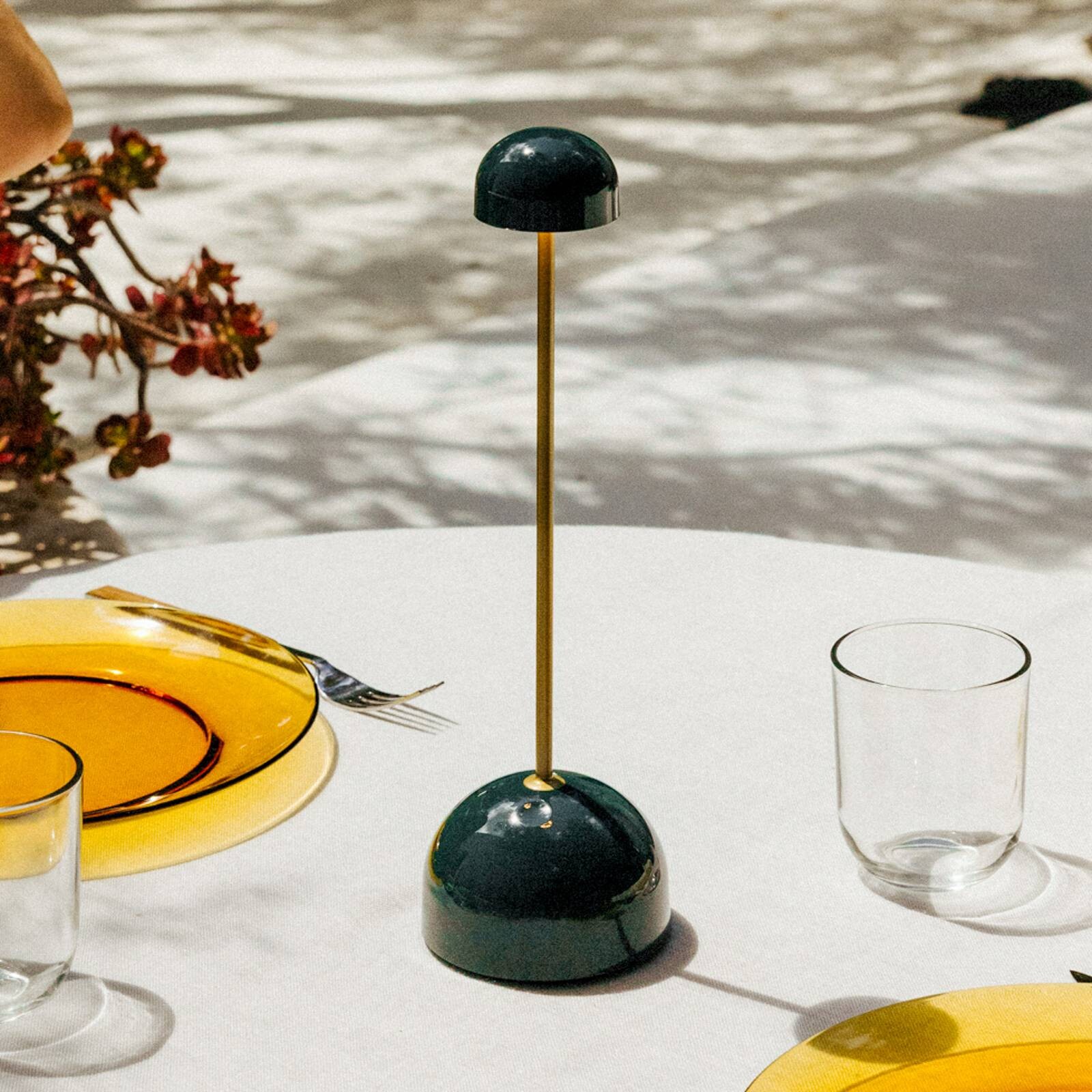 MARSET stolová LED lampa Sips, zelená/zlatá, 31 cm, oceľ