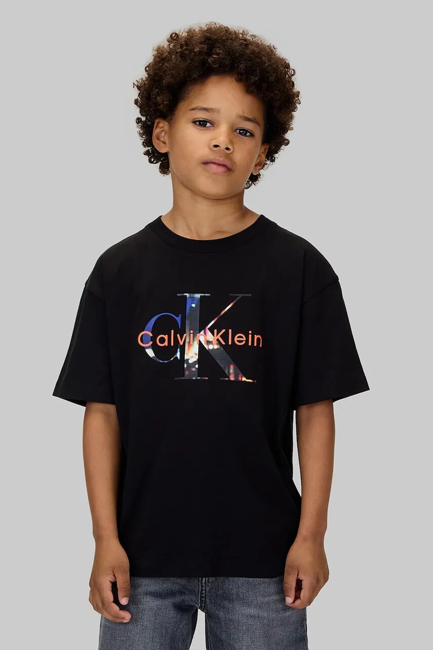 Detské bavlnené tričko Calvin Klein Jeans čierna farba, s potlačou, IB0IB02581