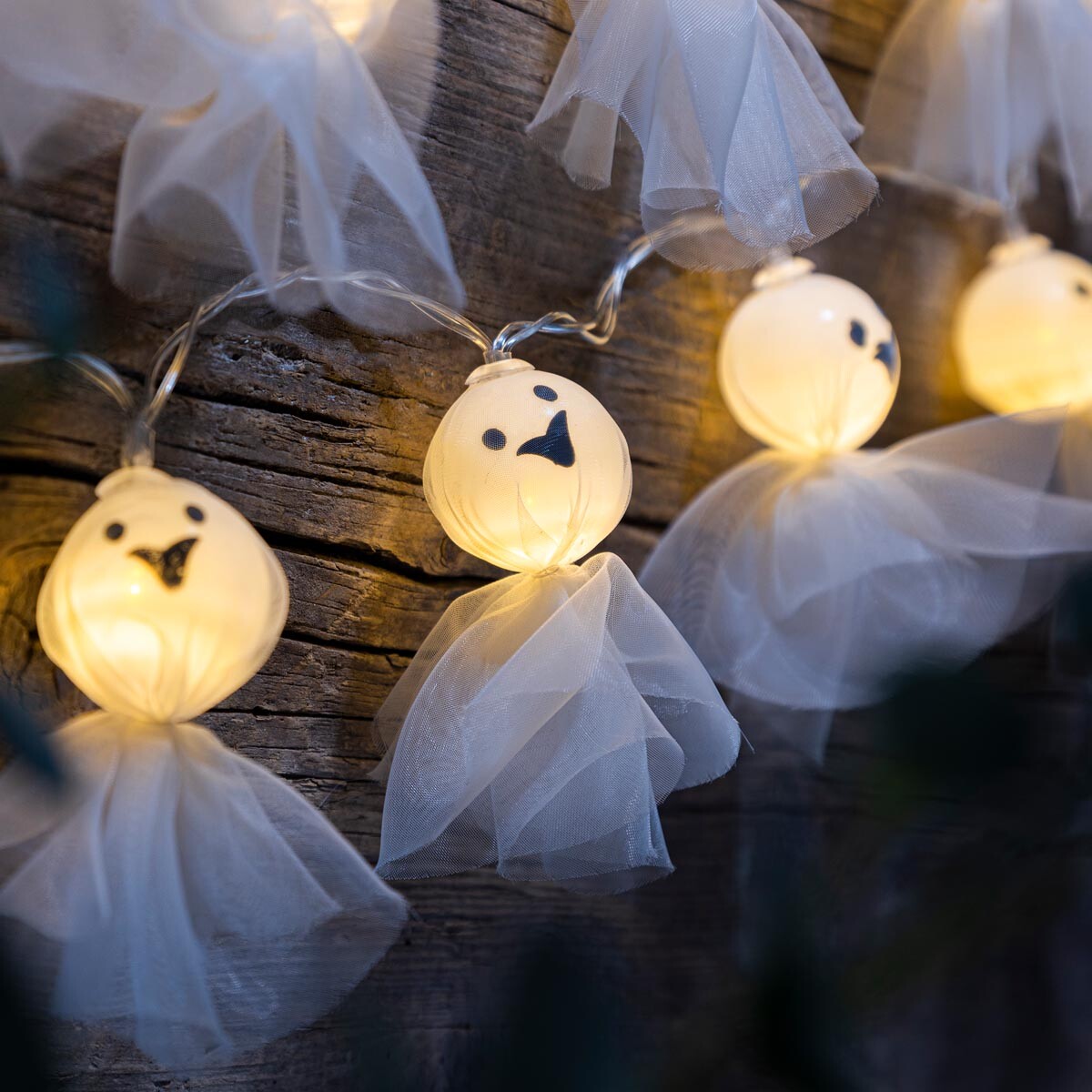 Svetelná reťaz Duchovia