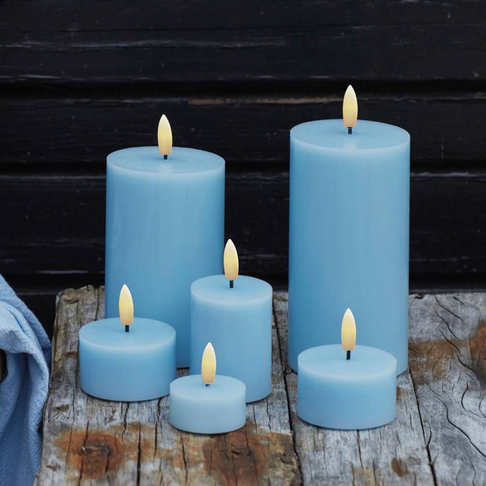 LED sviečka Sille, modrá, výška 15 cm, vosk, napájanie batériami