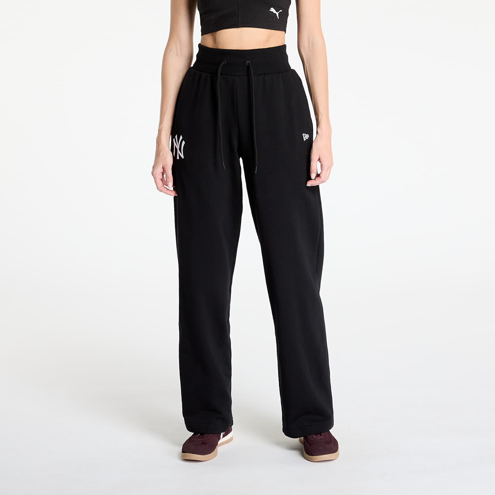 Tepláky New Era MLB League Esesntial Straight Jogger New York Yankees Black S