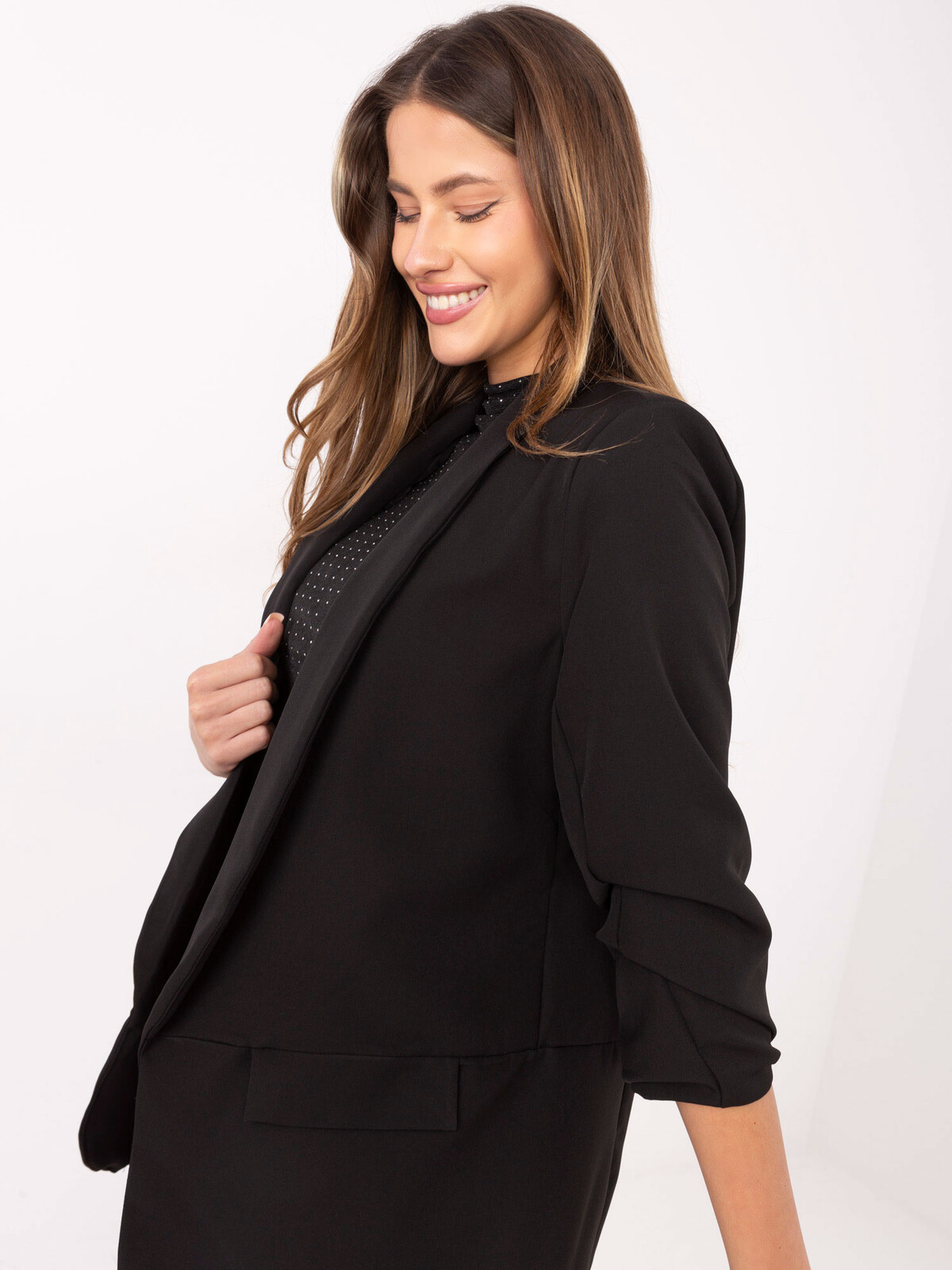 Čierne sako s dlhými rukávmi